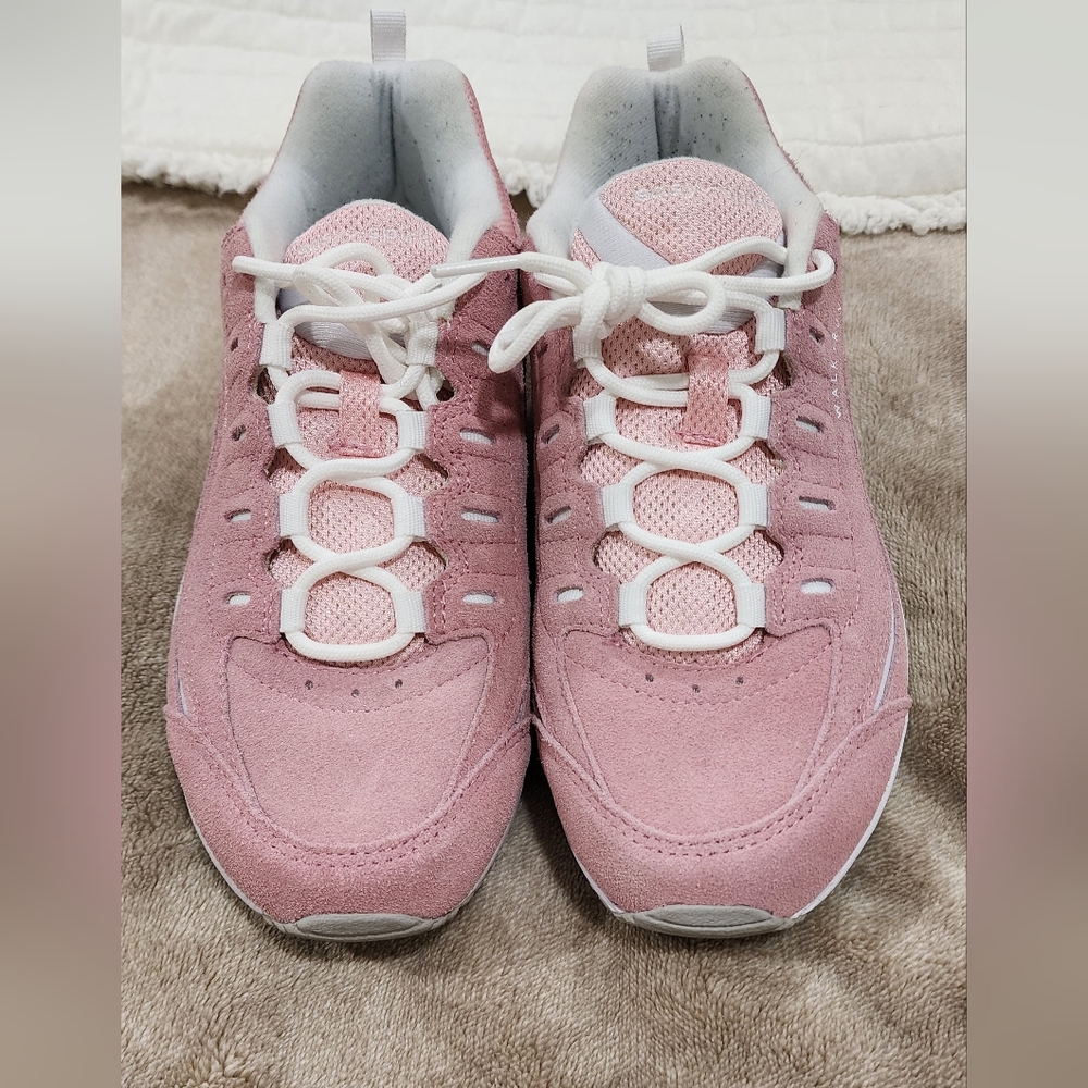 EASY SPIRT WAL RUN SNEAKERS.